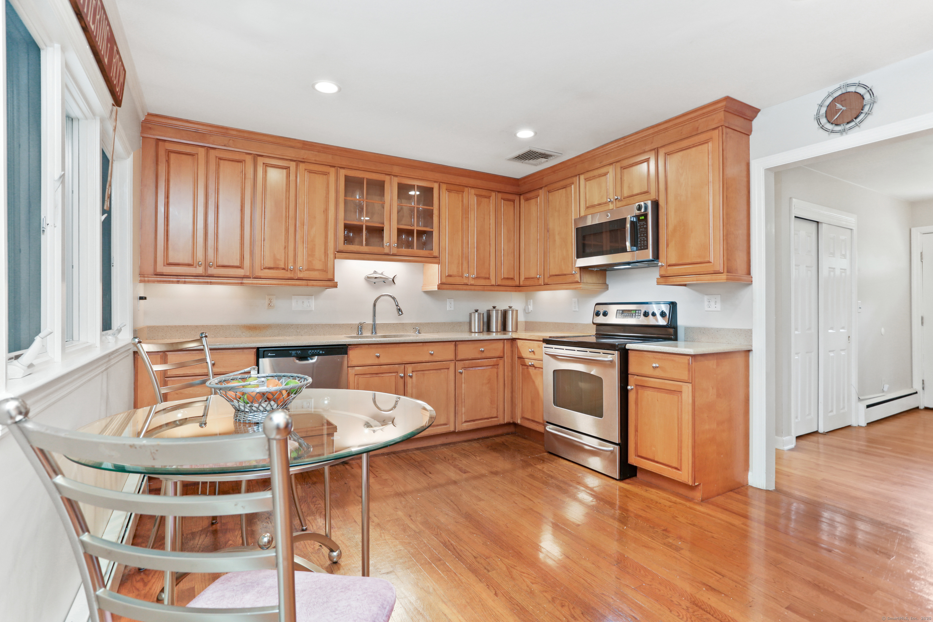 Norwalk, Connecticut, 06850, United States, 3 Bedrooms Bedrooms, ,2 BathroomsBathrooms,Residential,For Sale,1934607