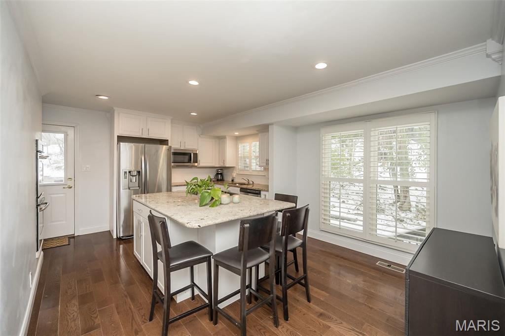 Chesterfield, Missouri, 63017, United States, 5 Bedrooms Bedrooms, ,4 BathroomsBathrooms,Residential,For Sale,2002009