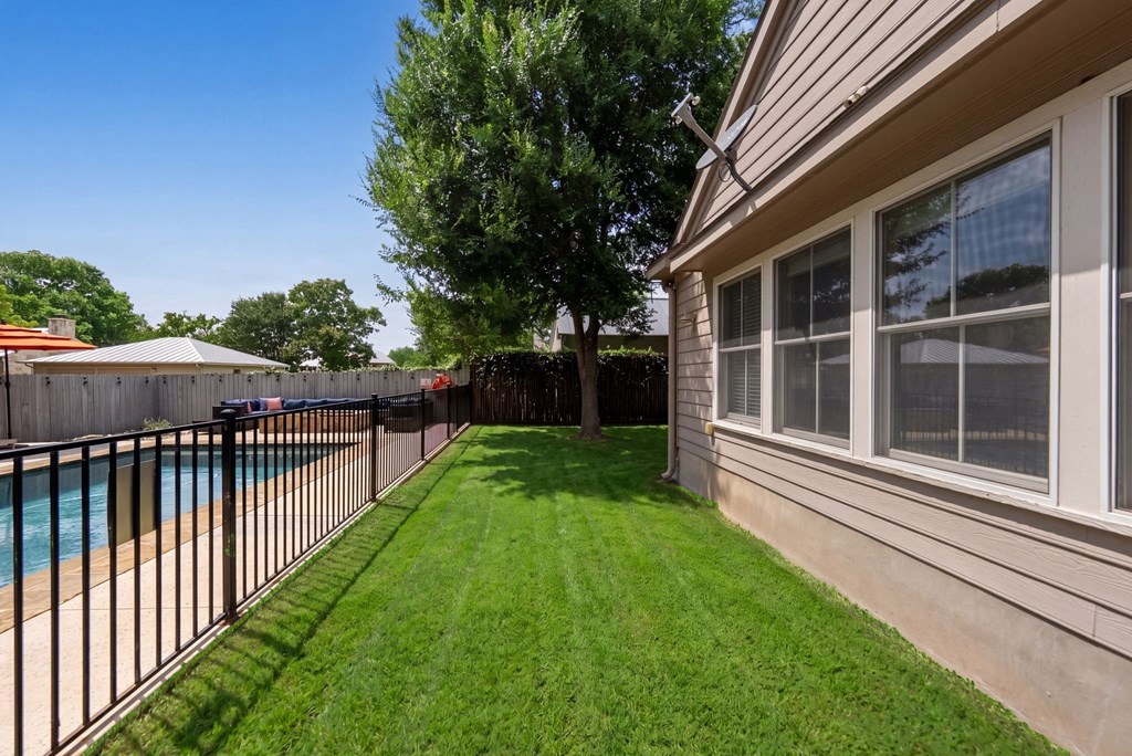 Fredericksburg, Texas, 78624, United States, 6 Bedrooms Bedrooms, ,6 BathroomsBathrooms,Residential,For Sale,2048440