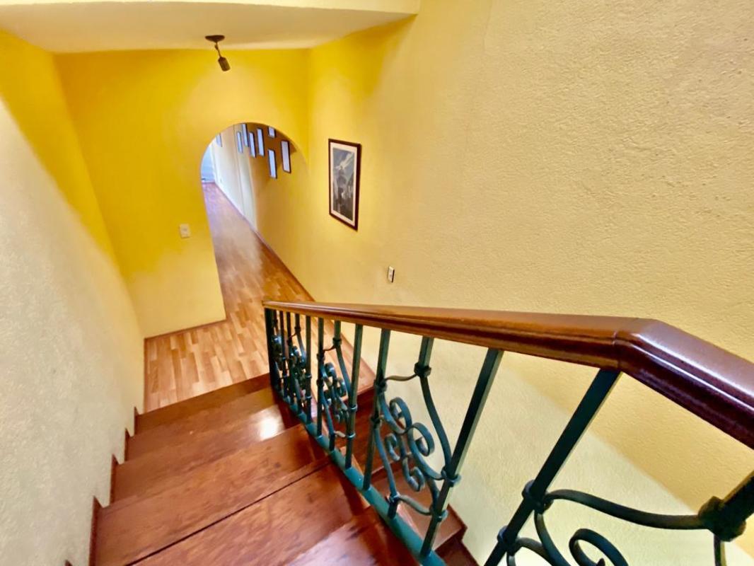 Cda. de Zenzontle, Naucalpan de Juárez, Estado de México, 53297, Mexico, 3 Bedrooms Bedrooms, ,3 BathroomsBathrooms,Residential,For Sale,Cda. de Zenzontle,1621714
