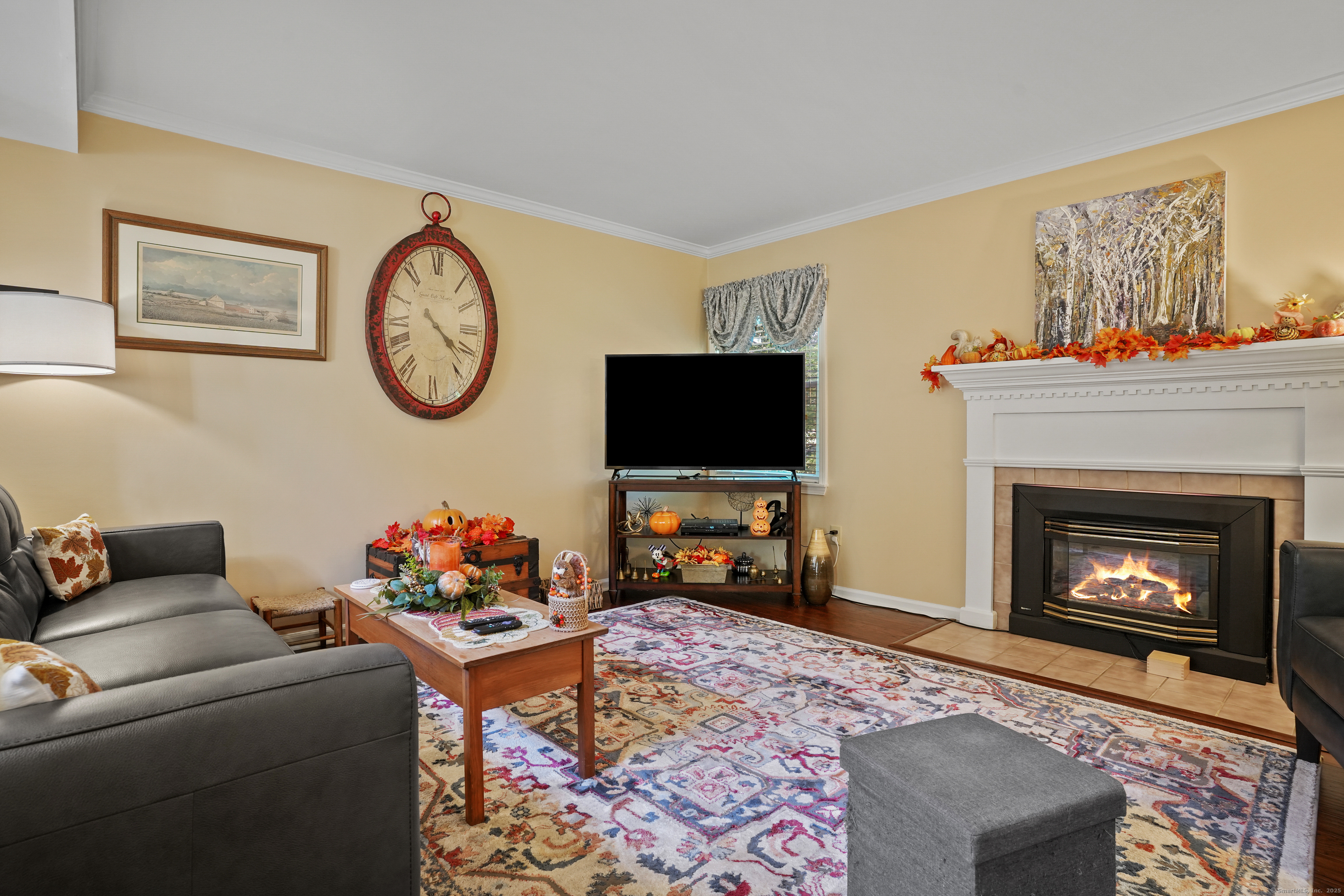 New Milford, Connecticut, 06776, United States, 2 Bedrooms Bedrooms, ,3 BathroomsBathrooms,Residential,For Sale,1970230