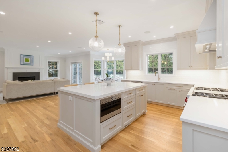 Chatham Twp., New Jersey, 07928, United States, 7 Bedrooms Bedrooms, ,8 BathroomsBathrooms,Residential,For Sale,1995947