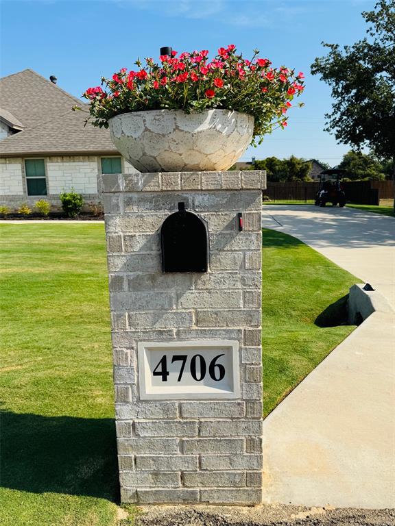 Granbury, Texas, 76049, United States, 4 Bedrooms Bedrooms, ,2 BathroomsBathrooms,Residential,For Sale,1983428