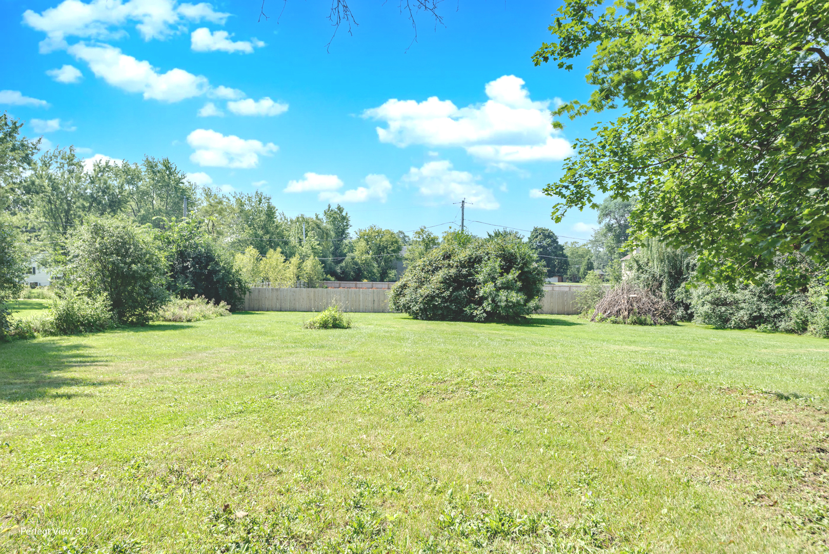 Libertyville, Illinois, 60048, United States, 3 Bedrooms Bedrooms, ,2 BathroomsBathrooms,Residential,For Sale,1899711