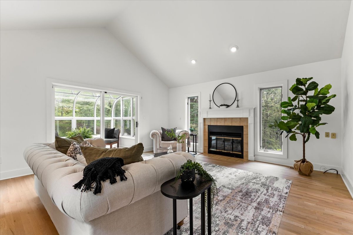 Bernardsville, New Jersey, 07924, United States, 5 Bedrooms Bedrooms, ,6 BathroomsBathrooms,Residential,For Sale,1981424