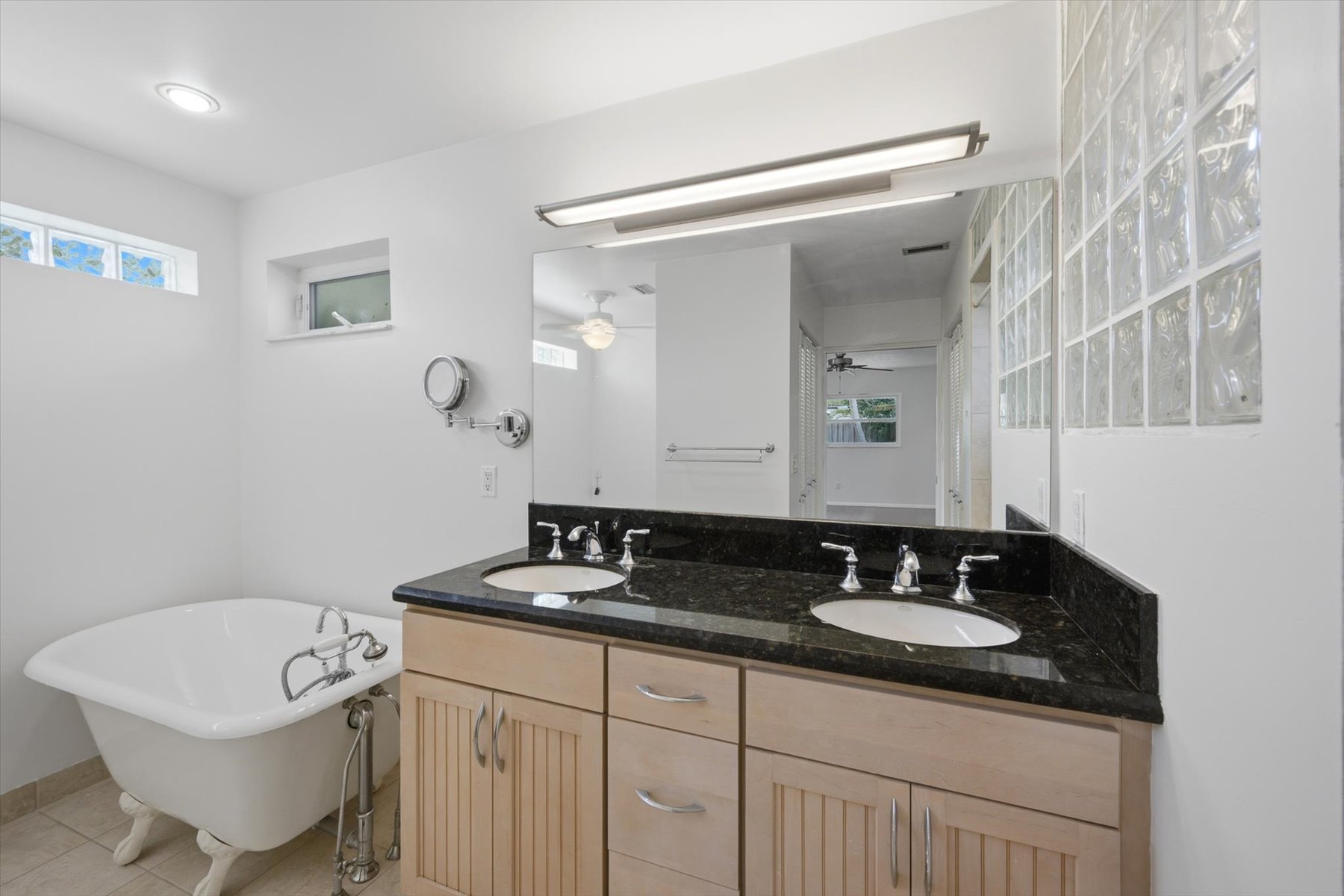  207 S Palm Avenue, Indialantic, FL, 32903 - 物件實景