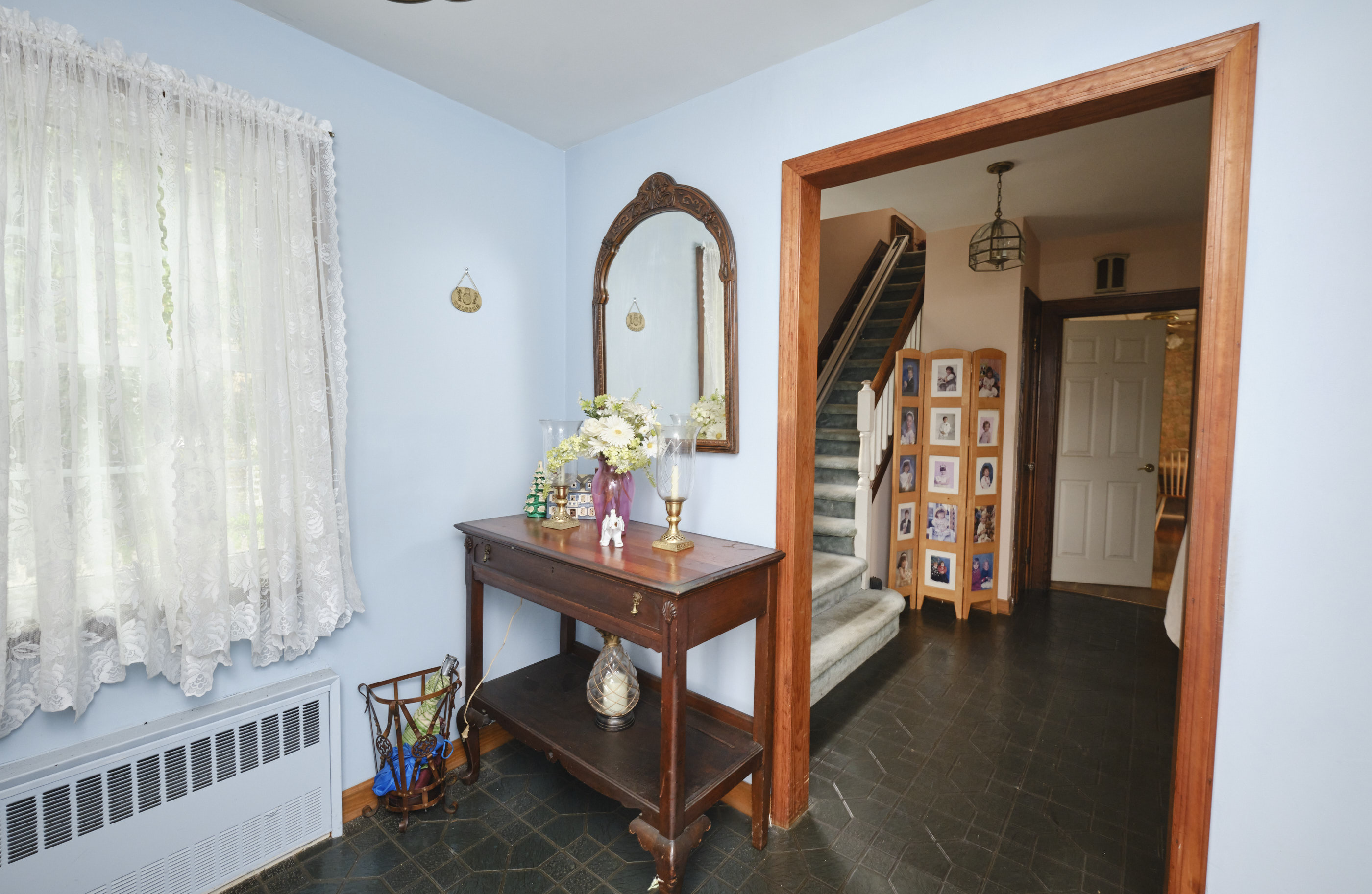 Floral Park, New York, 11001, United States, 3 Bedrooms Bedrooms, ,2 BathroomsBathrooms,Residential,For Sale,1974847