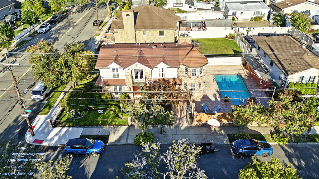 Howard Beach, New York, 11414, United States, 4 Bedrooms Bedrooms, ,4 BathroomsBathrooms,Residential,For Sale,1984168