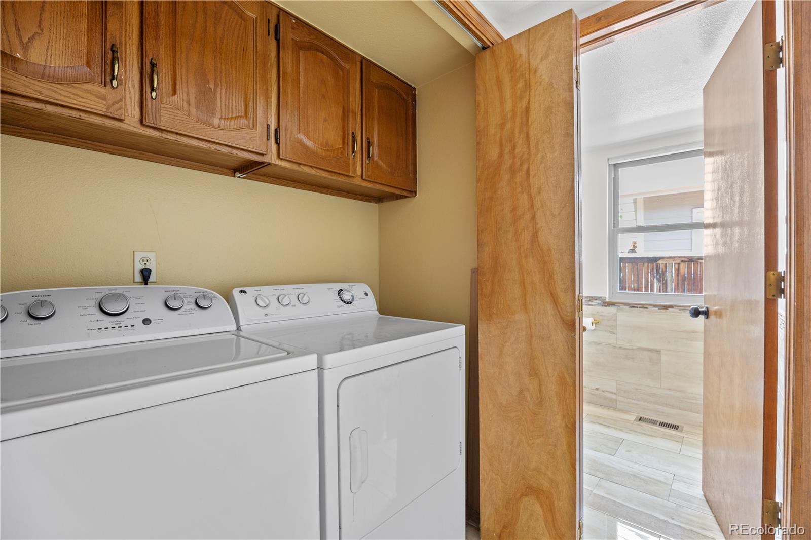 Highlands Ranch, Colorado, 80126, United States, 4 Bedrooms Bedrooms, ,3 BathroomsBathrooms,Residential,For Sale,1883252