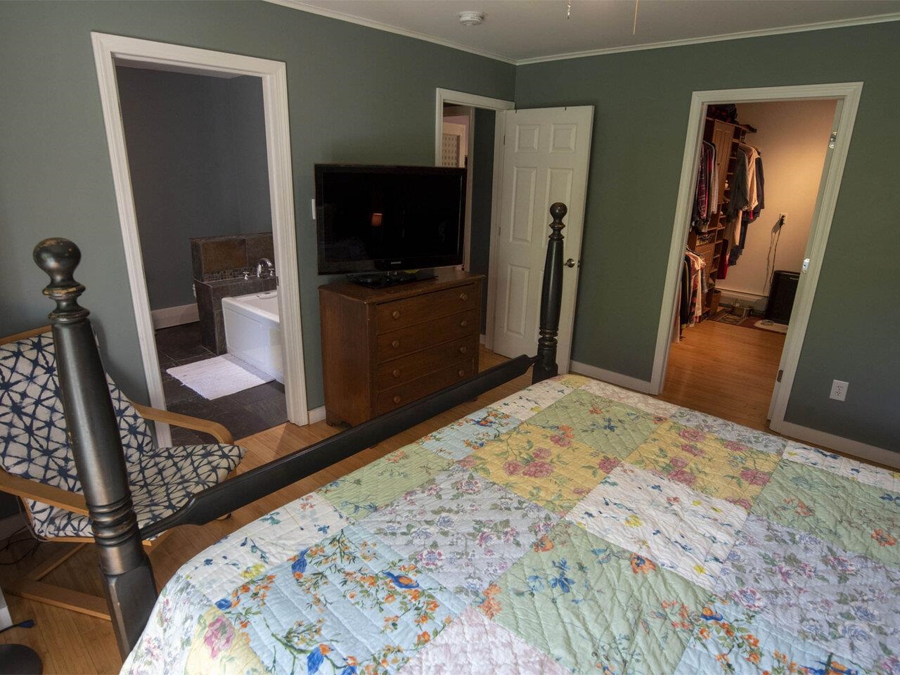 Montpelier, Vermont, 05602, United States, 3 Bedrooms Bedrooms, ,3 BathroomsBathrooms,Residential,For Sale,1924813