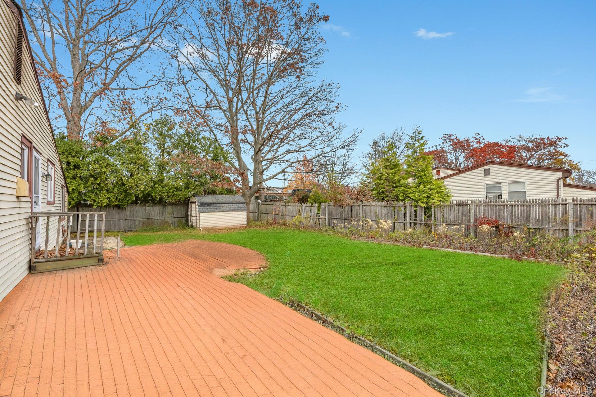 Deer Park, New York, 11729, United States, 4 Bedrooms Bedrooms, ,2 BathroomsBathrooms,Residential,For Sale,1992867