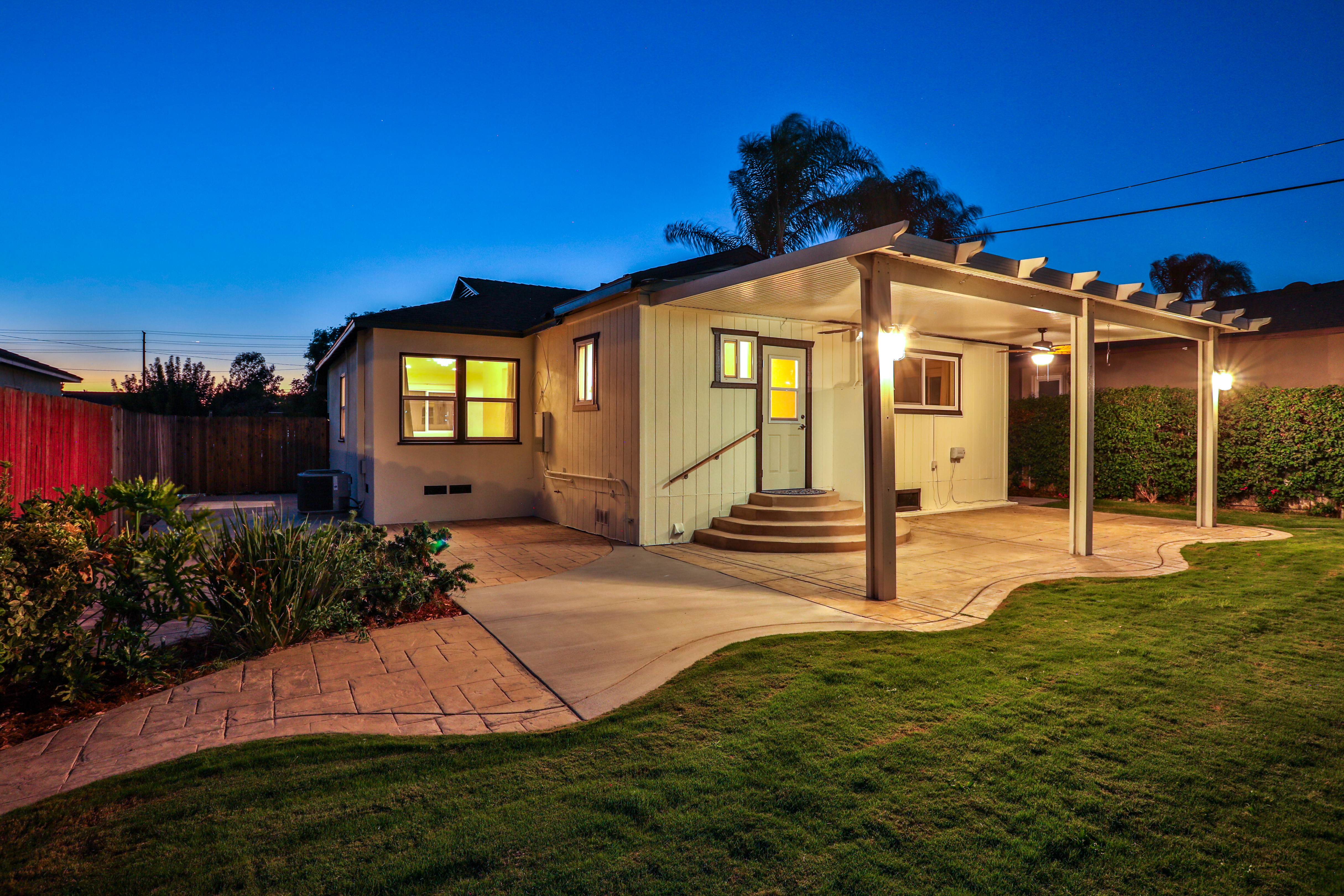  664 N. 8th Avenue, Upland, CA 91786 - 物件實景