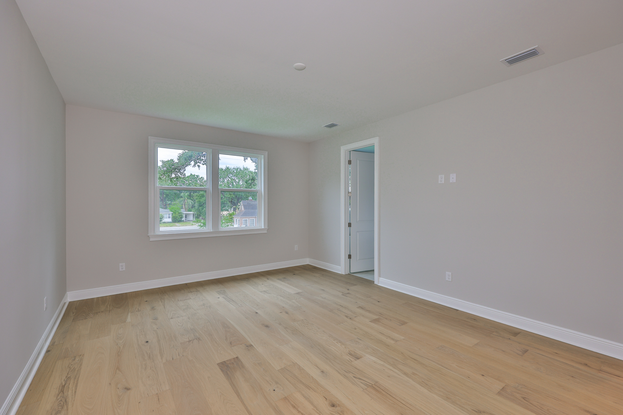 Tampa, Florida, 33609, United States, 4 Bedrooms Bedrooms, ,5 BathroomsBathrooms,Residential,For Sale,1792306