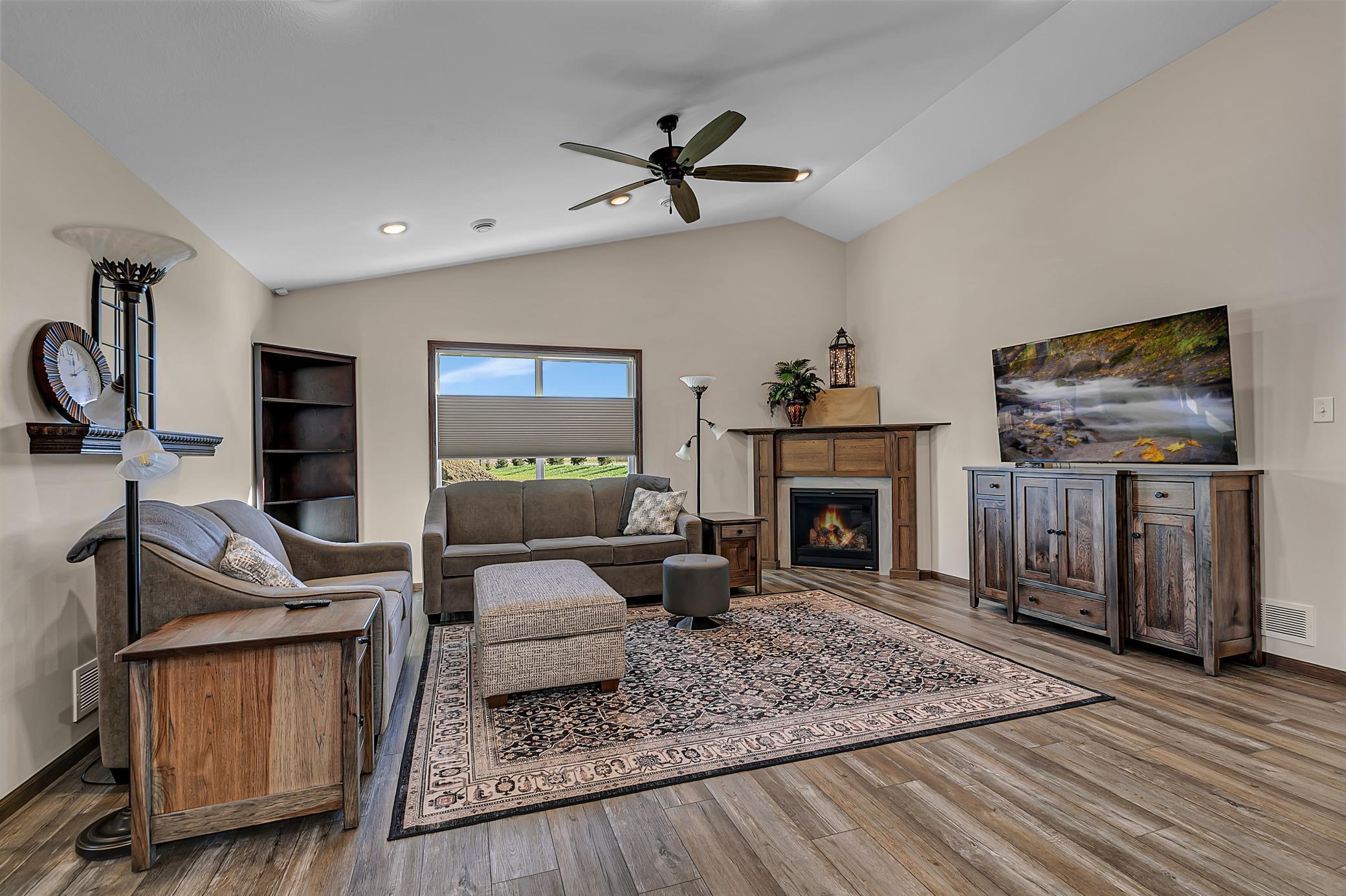 Saint Joseph, Minnesota, 56374, United States, 3 Bedrooms Bedrooms, ,2 BathroomsBathrooms,Residential,For Sale,1988630