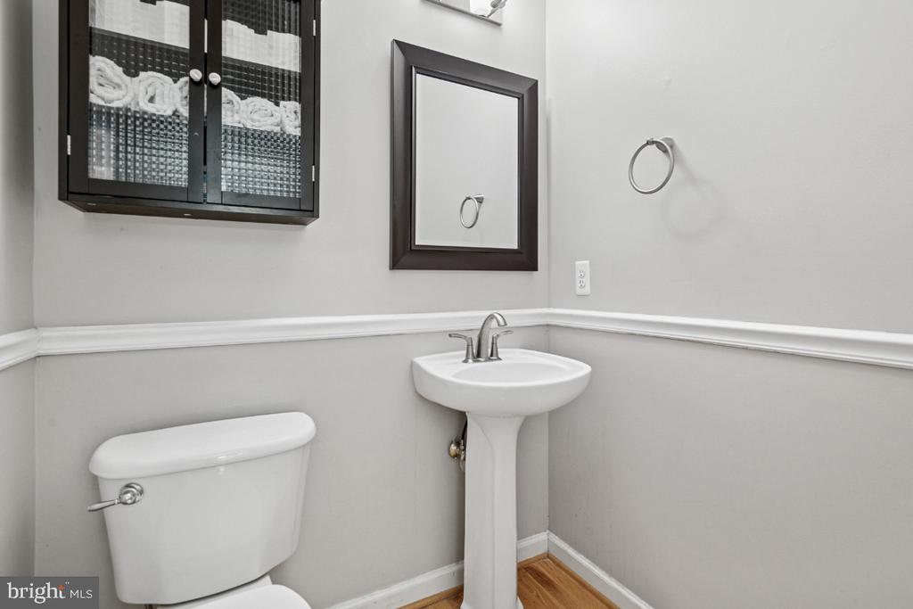 Leesburg, Virginia, 20176, United States, 4 Bedrooms Bedrooms, ,5 BathroomsBathrooms,Residential,For Sale,1900813