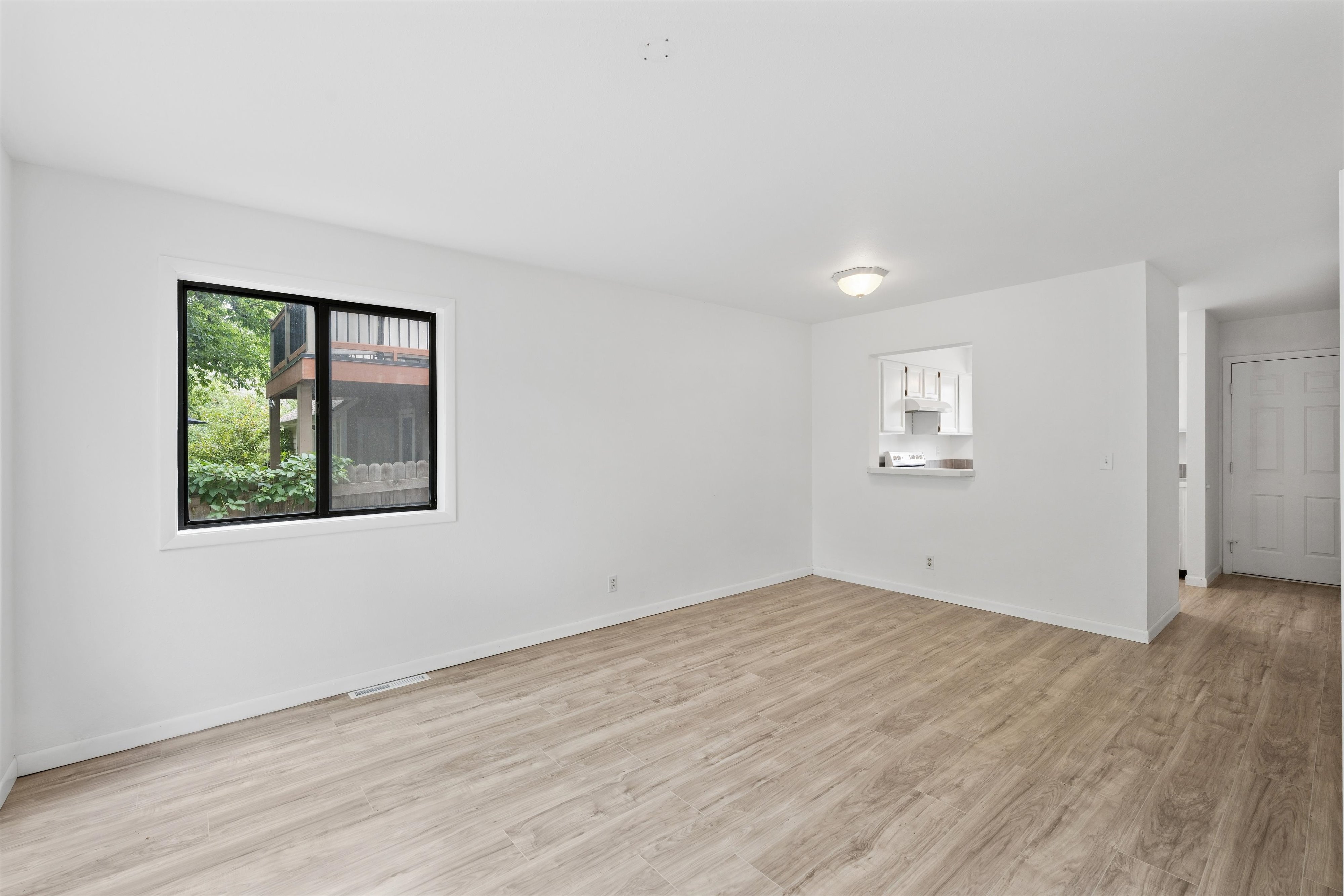  Duplex in Louisville - Each Unit is 2 Bedrooms/1 Bath - 物件實景