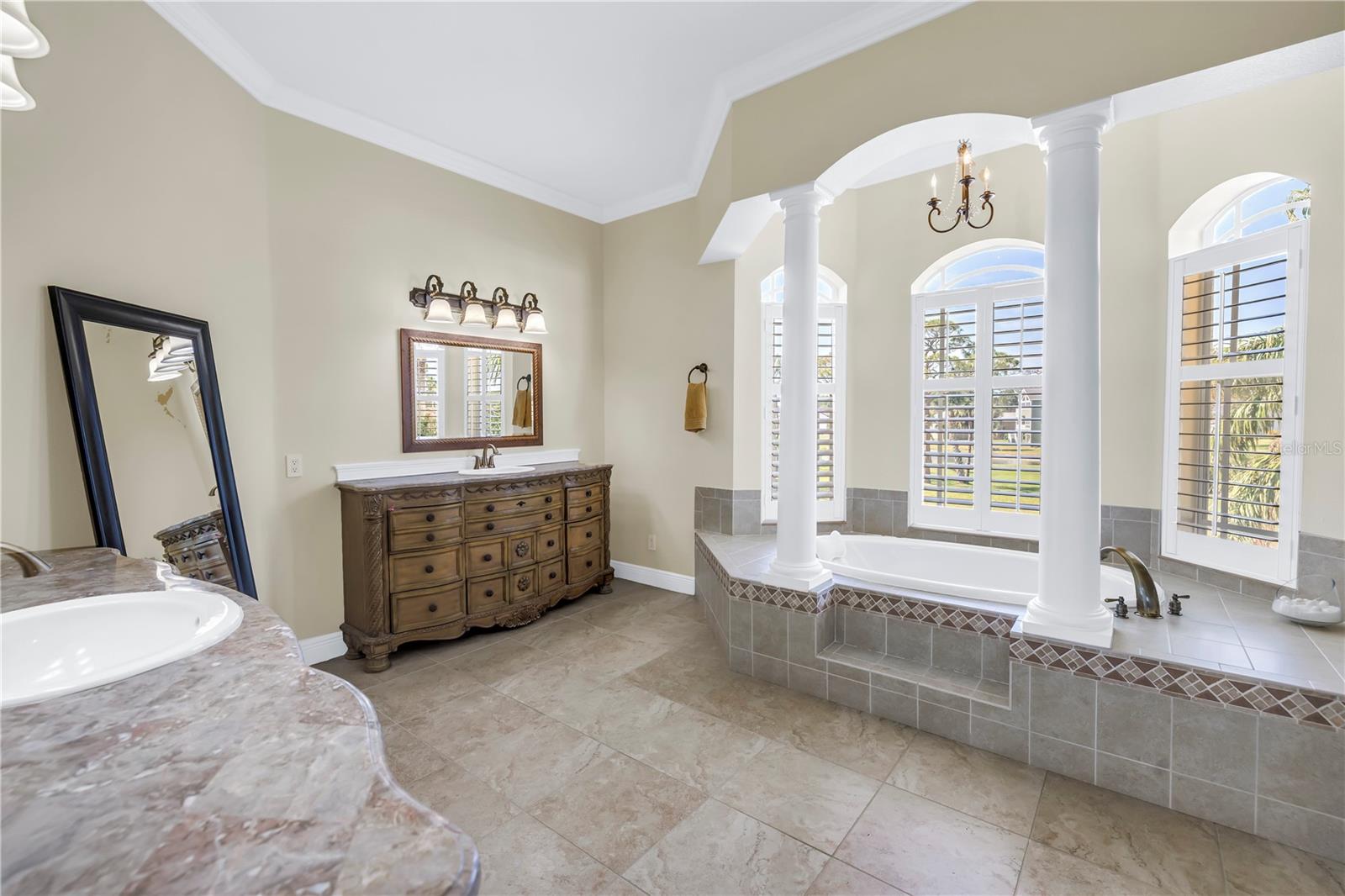 Tarpon Springs, Florida, 34689, United States, 4 Bedrooms Bedrooms, ,4 BathroomsBathrooms,Residential,For Sale,1975840