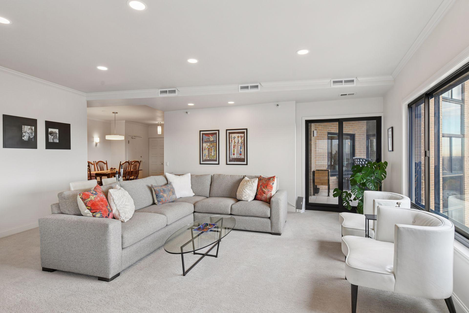 Minneapolis, Minnesota, 55416, United States, 2 Bedrooms Bedrooms, ,1 BathroomBathrooms,Residential,For Sale,1993014