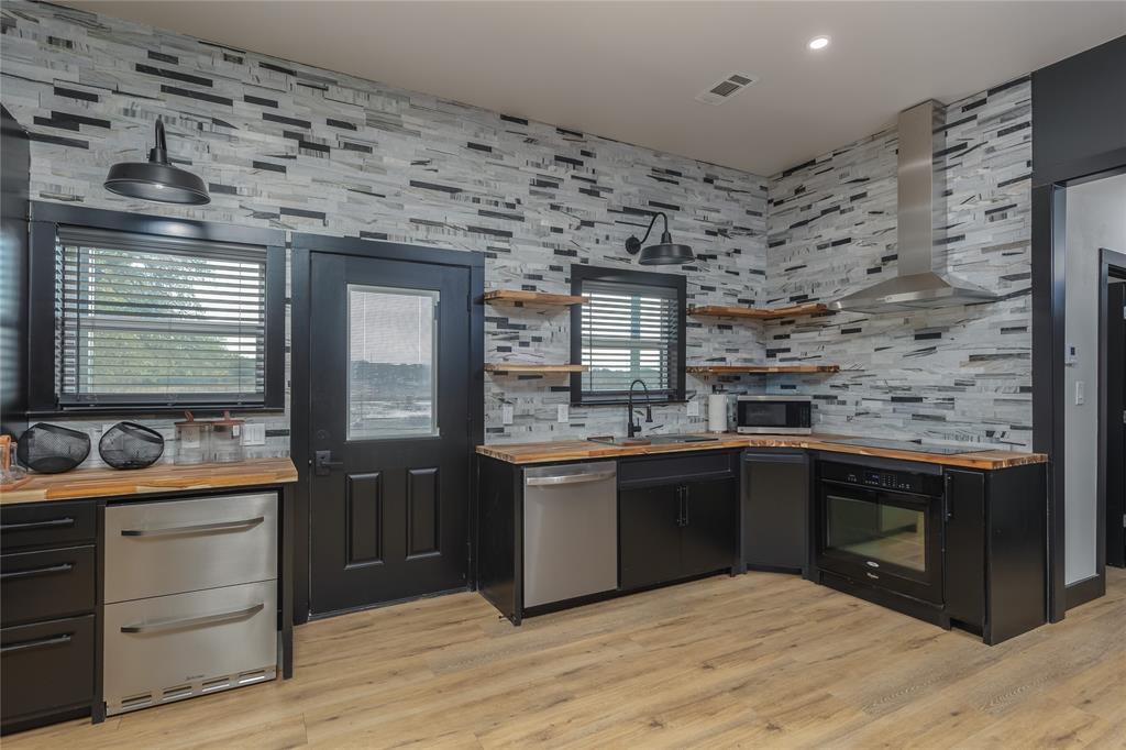 Mineral Wells, Texas, 76067, United States, 3 Bedrooms Bedrooms, ,2 BathroomsBathrooms,Residential,For Sale,2012284