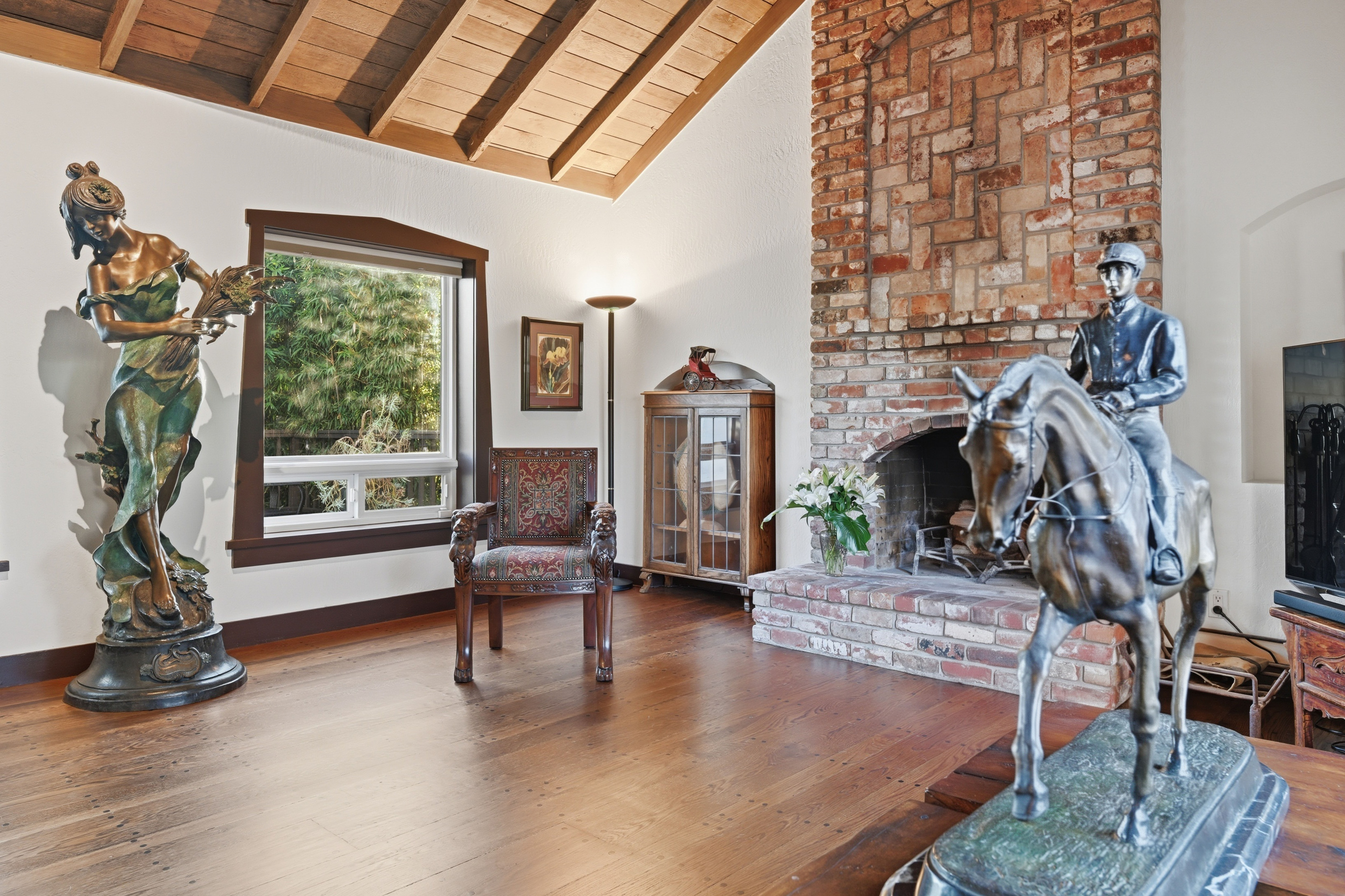  Timeless Downtown Elegance in Hayward’s Historic Prospect Hill - 物件實景