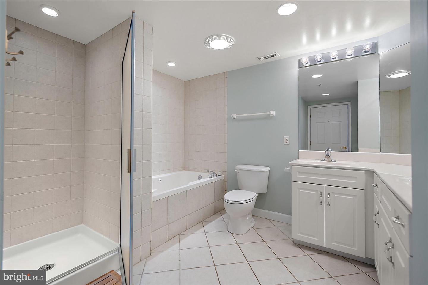 Ocean City, Maryland, 21842, United States, 3 Bedrooms Bedrooms, ,2 BathroomsBathrooms,Residential,For Sale,1947953