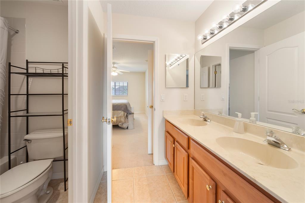 Orlando, Florida, 32836, United States, 5 Bedrooms Bedrooms, ,4 BathroomsBathrooms,Residential,For Sale,1989643