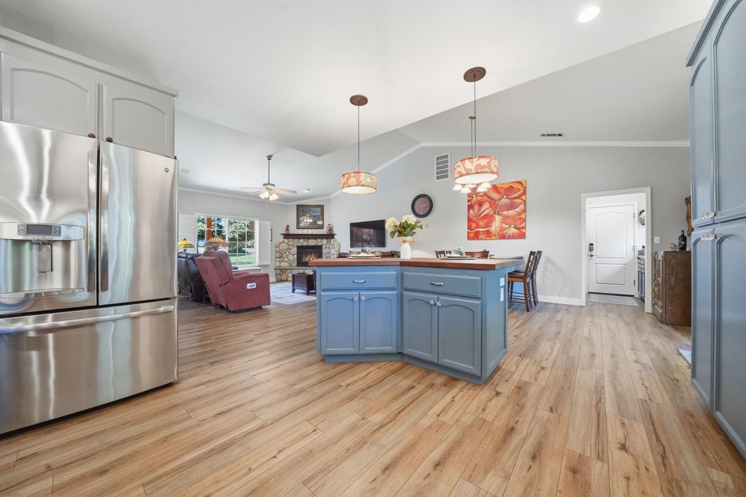 Valley Springs, California, 95252, United States, 3 Bedrooms Bedrooms, ,2 BathroomsBathrooms,Residential,For Sale,1981234