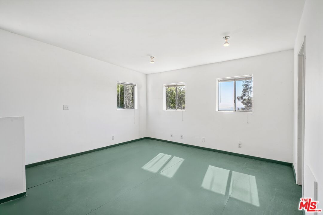Malibu, California, 90265, United States, 3 Bedrooms Bedrooms, ,3 BathroomsBathrooms,Residential,For Sale,1859463