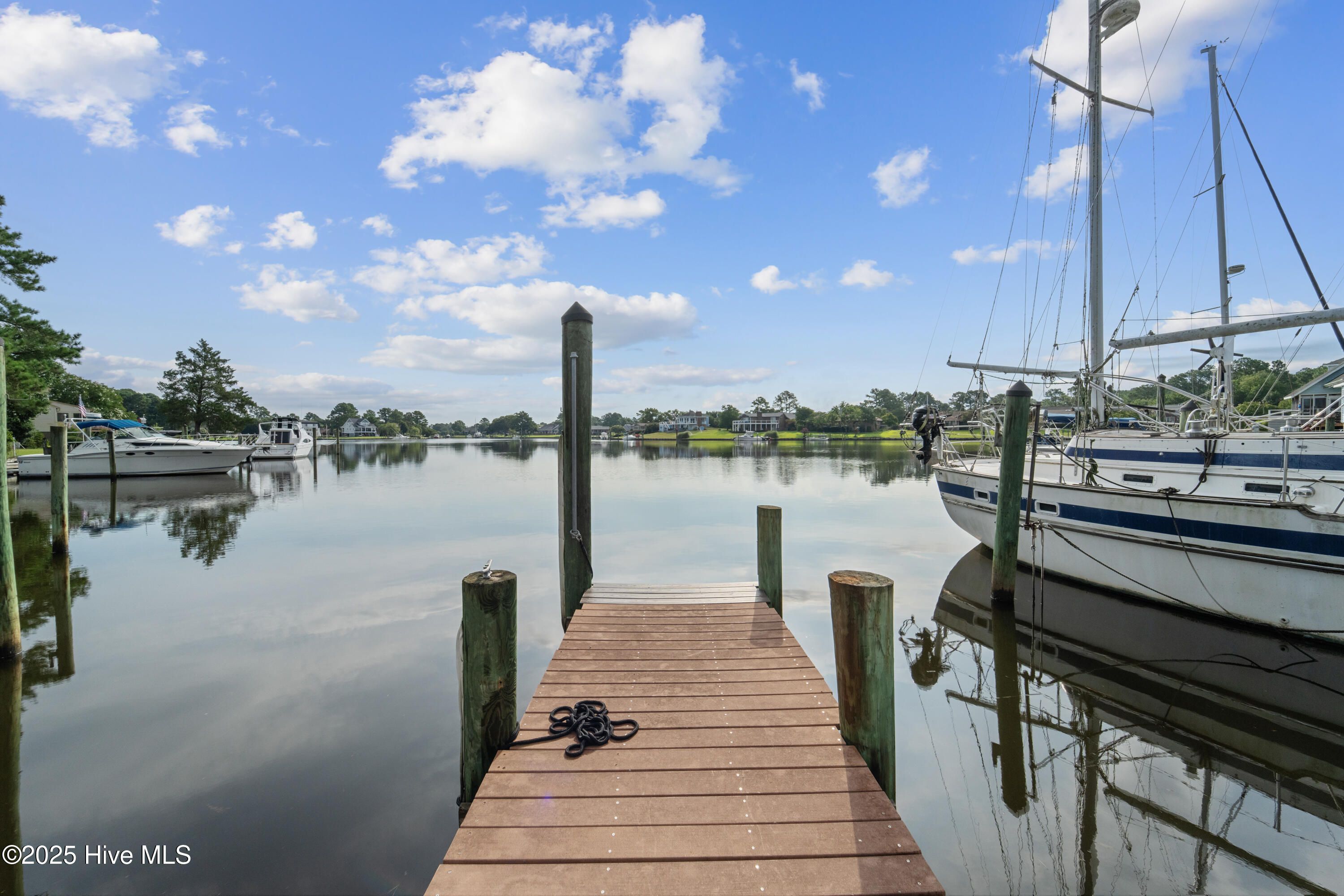 New Bern, North Carolina, 28560, United States, 4 Bedrooms Bedrooms, ,3 BathroomsBathrooms,Residential,For Sale,1907556