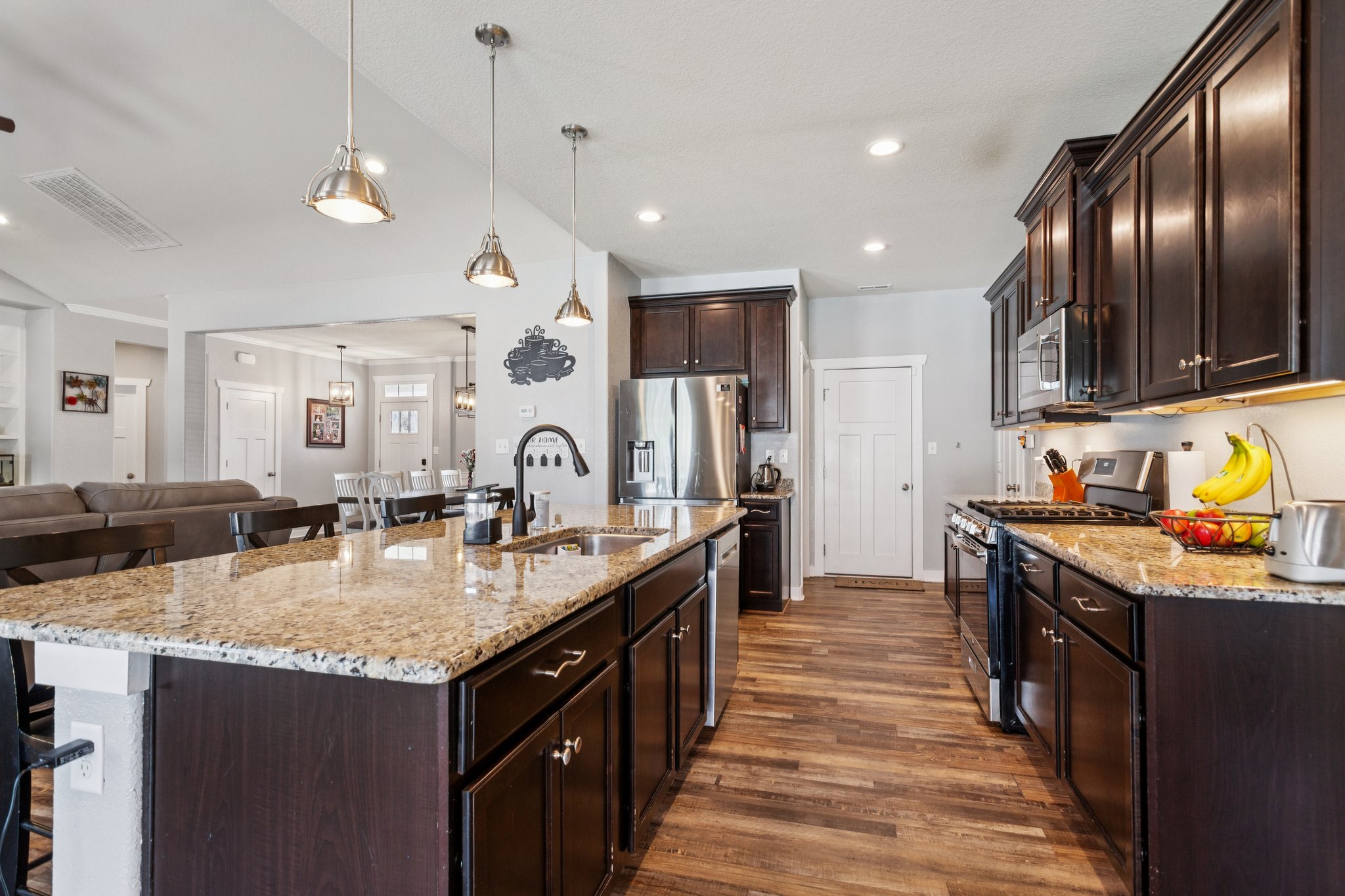 Chesapeake, Virginia, 23322, United States, 5 Bedrooms Bedrooms, ,3 BathroomsBathrooms,Residential,For Sale,1887948