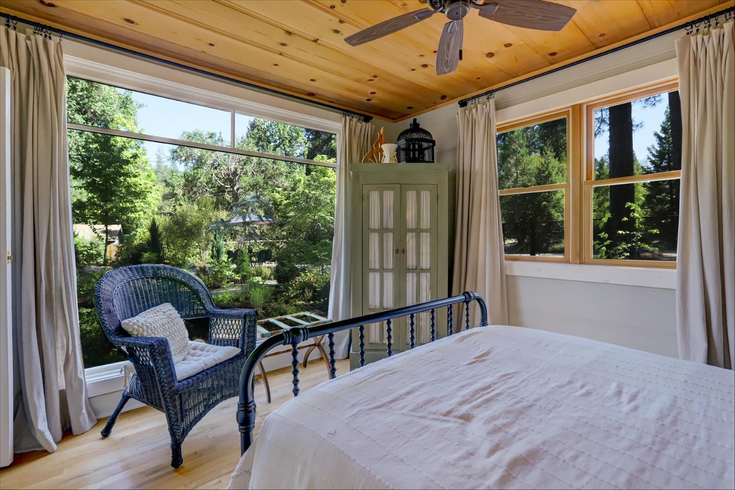 Nevada City, California, 95959, United States, 2 Bedrooms Bedrooms, ,1 BathroomBathrooms,Residential,For Sale,1982930