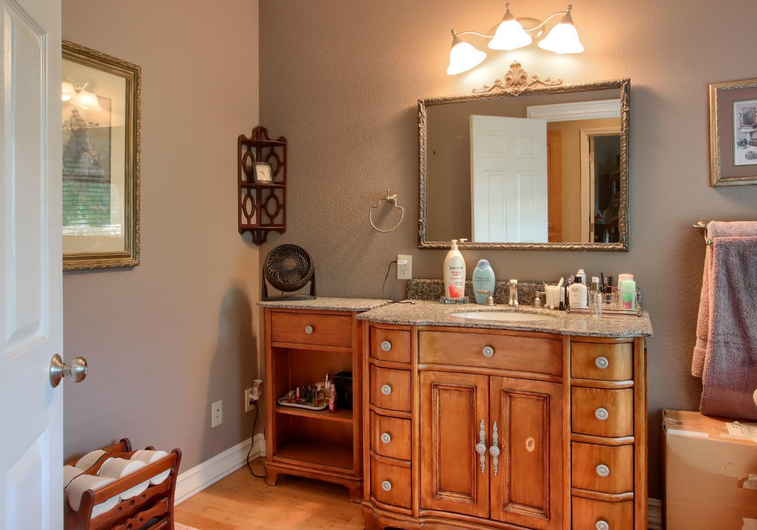 Coarsegold, California, 93614, United States, 3 Bedrooms Bedrooms, ,2 BathroomsBathrooms,Residential,For Sale,2006317