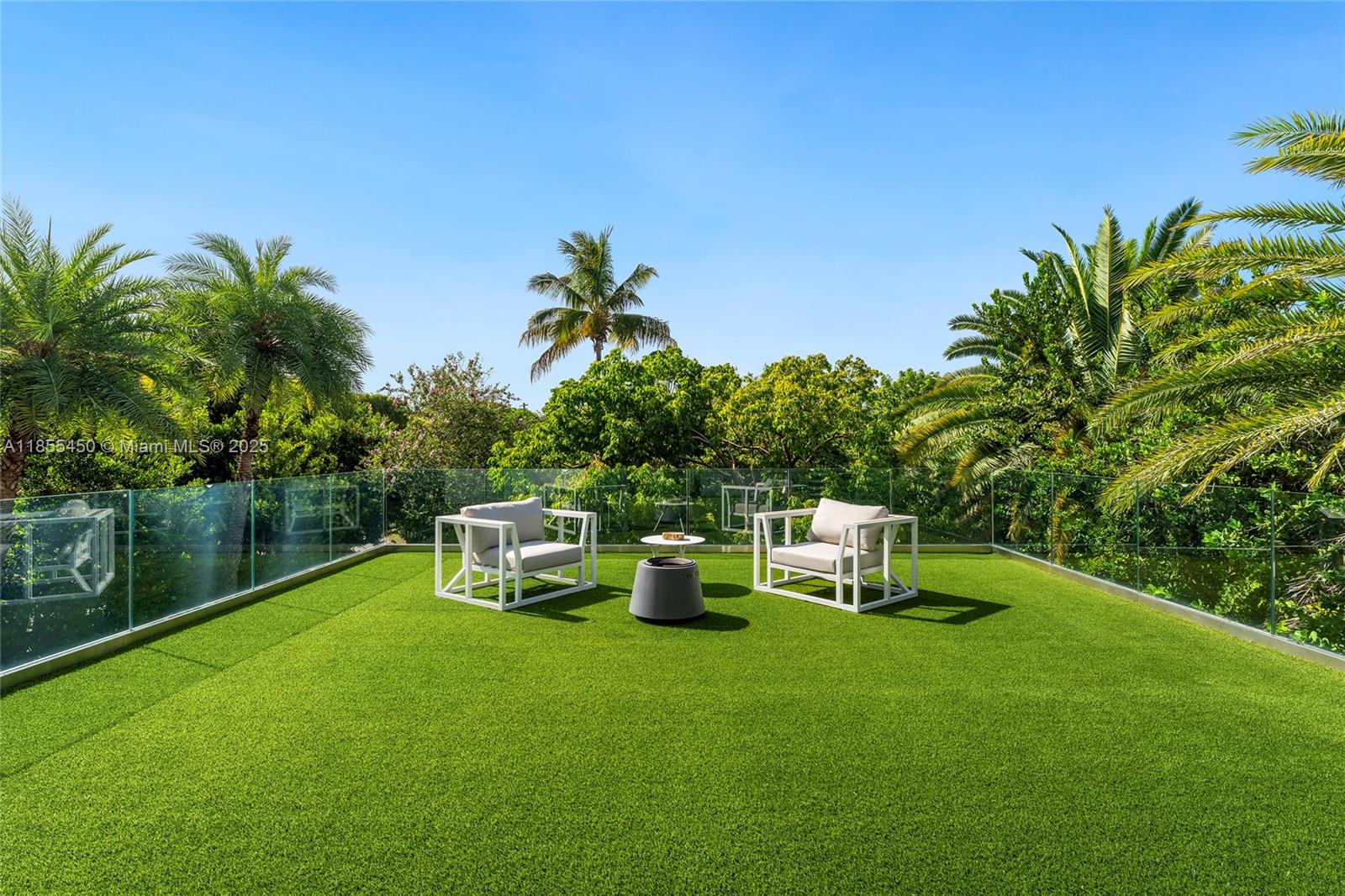 Miami Beach, Florida, 33140, United States, 5 Bedrooms Bedrooms, ,8 BathroomsBathrooms,Residential,For Sale,1918042