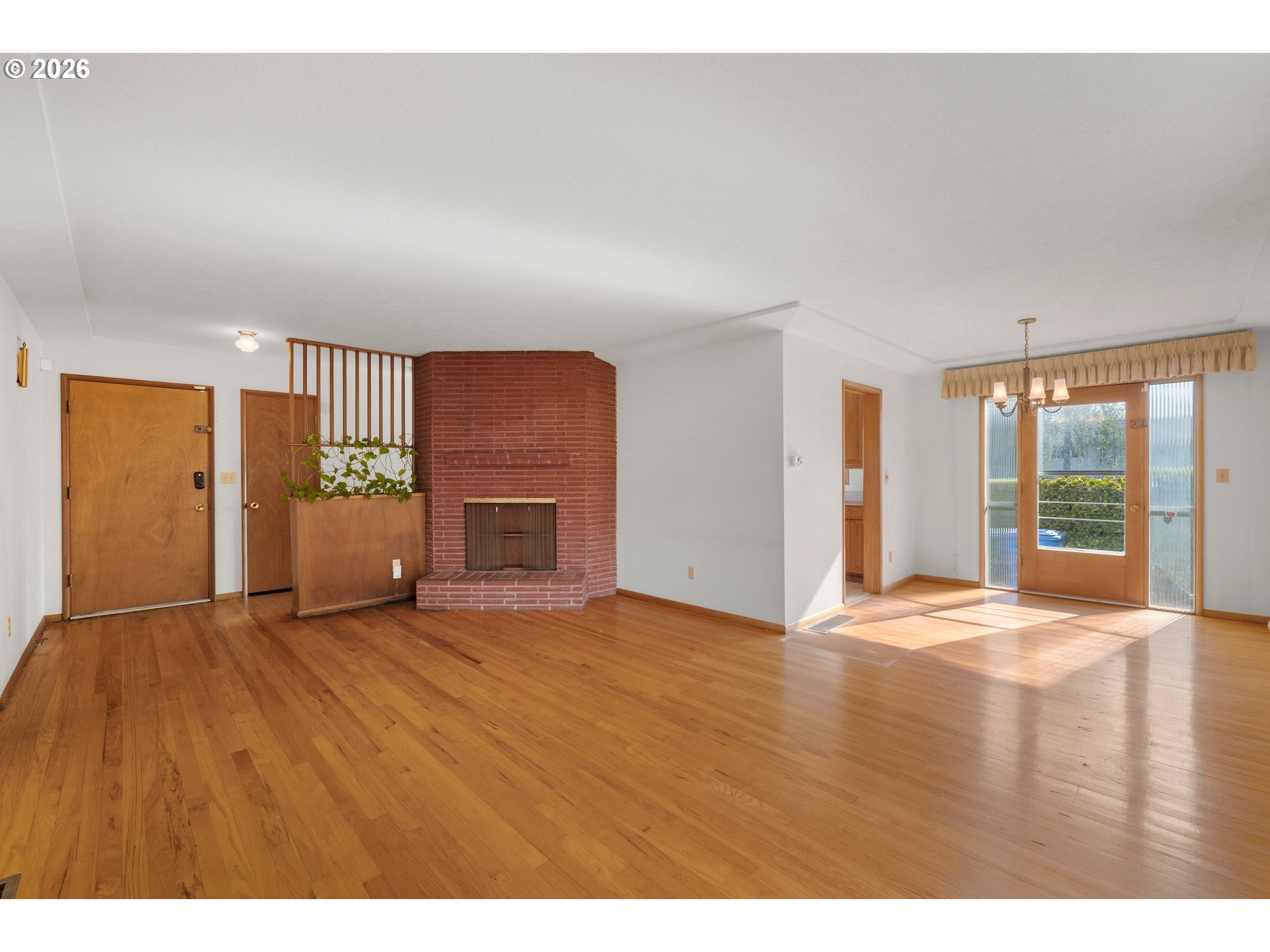 Portland, Oregon, 97230, United States, 3 Bedrooms Bedrooms, ,2 BathroomsBathrooms,Residential,For Sale,2040428