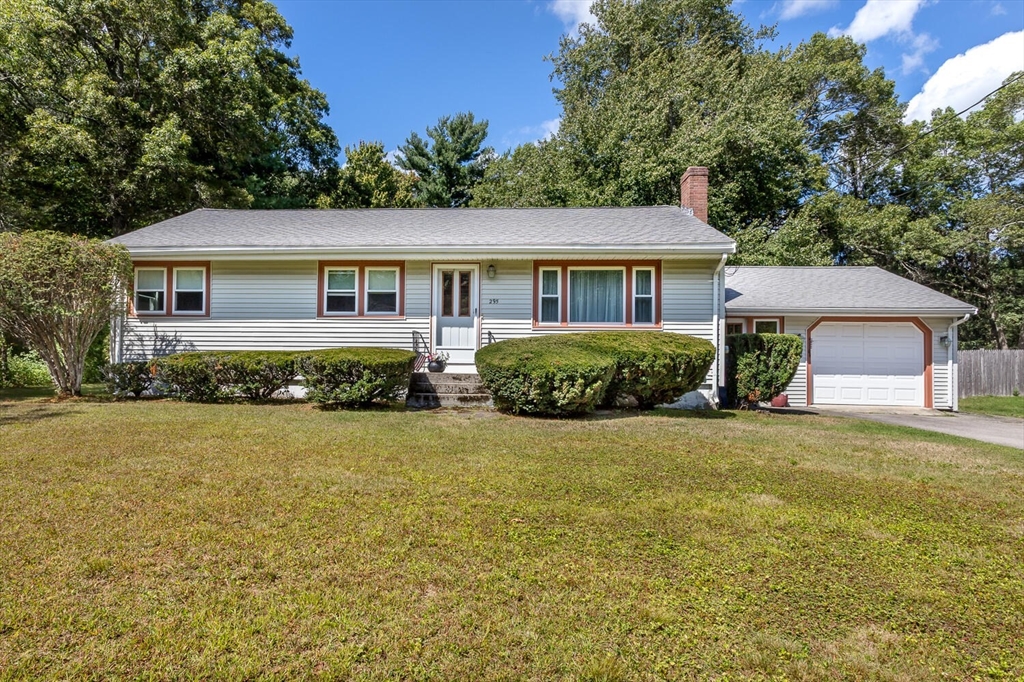Easton, Massachusetts, 02356, United States, 3 Bedrooms Bedrooms, ,1 BathroomBathrooms,Residential,For Sale,1942159