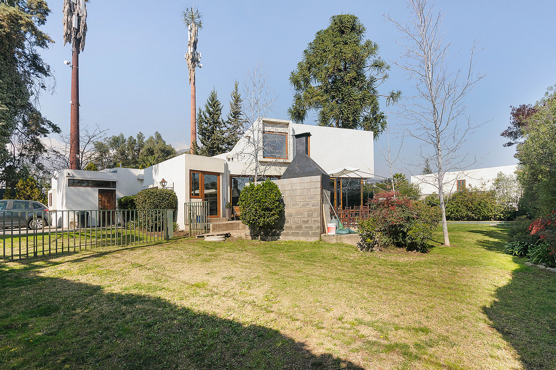  Modern home with generous living spaces,  in La Reina Alta - 物件實景