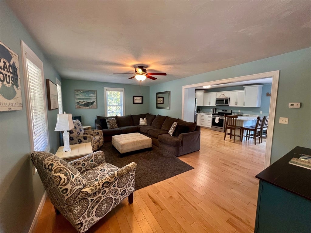 Plymouth, Massachusetts, 02360, United States, 4 Bedrooms Bedrooms, ,4 BathroomsBathrooms,Residential,For Sale,1979999