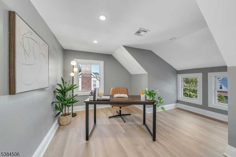 Montclair Twp., New Jersey, 07042, United States, 6 Bedrooms Bedrooms, ,5 BathroomsBathrooms,Residential,For Sale,1947111