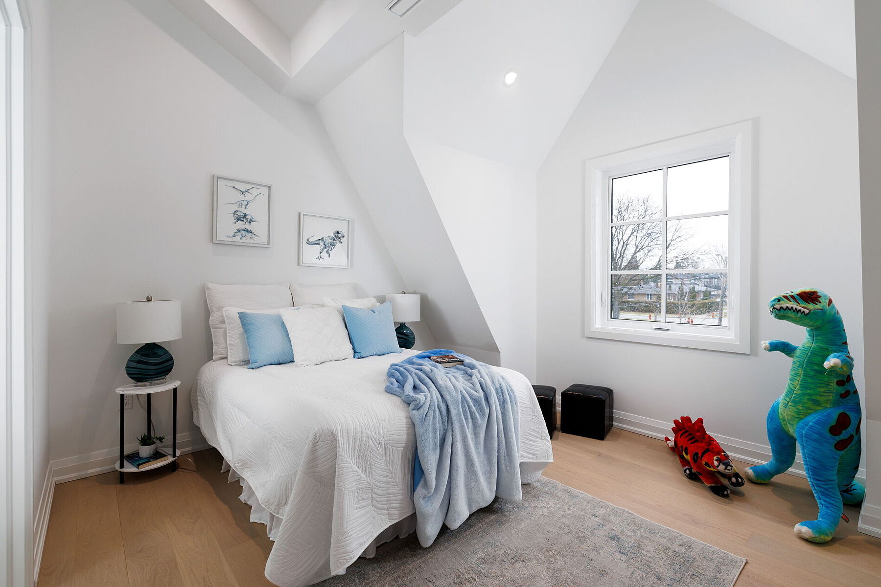  Custom Built Home - 物件實景