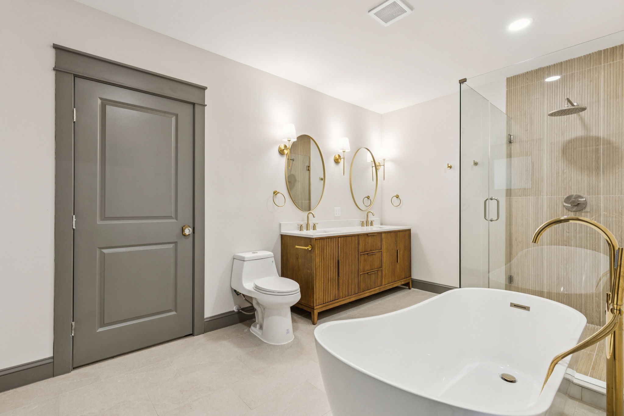 Dallas, Texas, 75208, United States, 3 Bedrooms Bedrooms, ,3 BathroomsBathrooms,Residential,For Sale,1926377