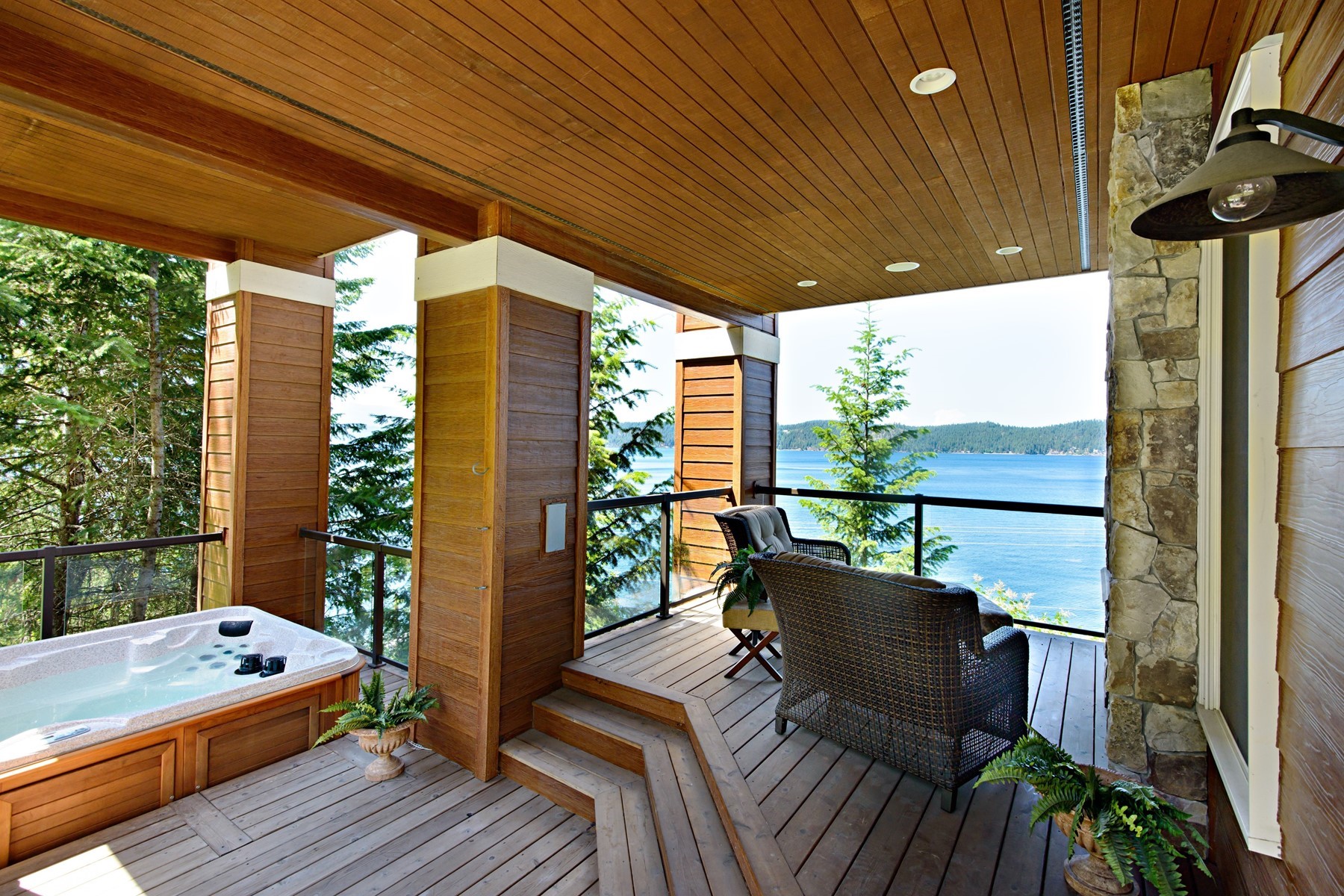  Spectacular Waterfront Custom Craftsman - 物件實景
