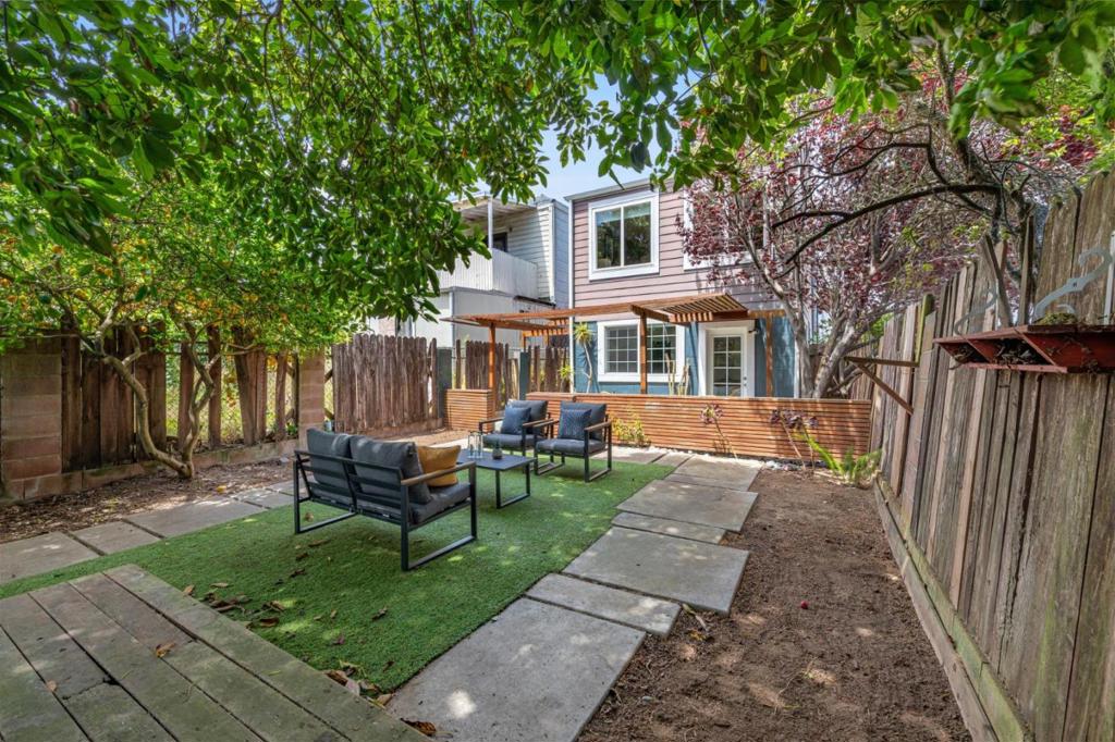 San Francisco, California, 94134, United States, 3 Bedrooms Bedrooms, ,2 BathroomsBathrooms,Residential,For Sale,1943072