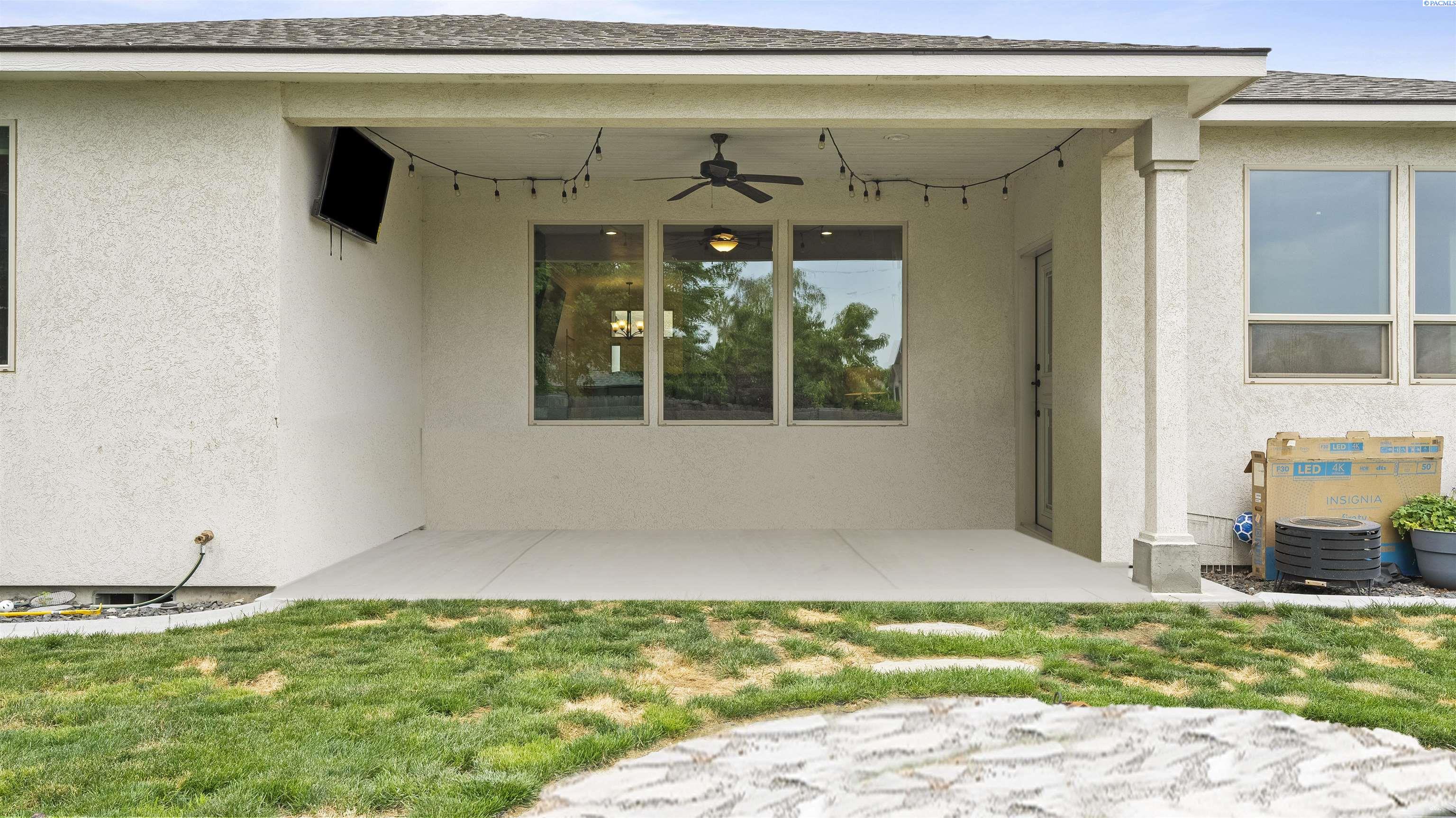Richland, Washington, 99352, United States, 4 Bedrooms Bedrooms, ,2 BathroomsBathrooms,Residential,For Sale,1906594