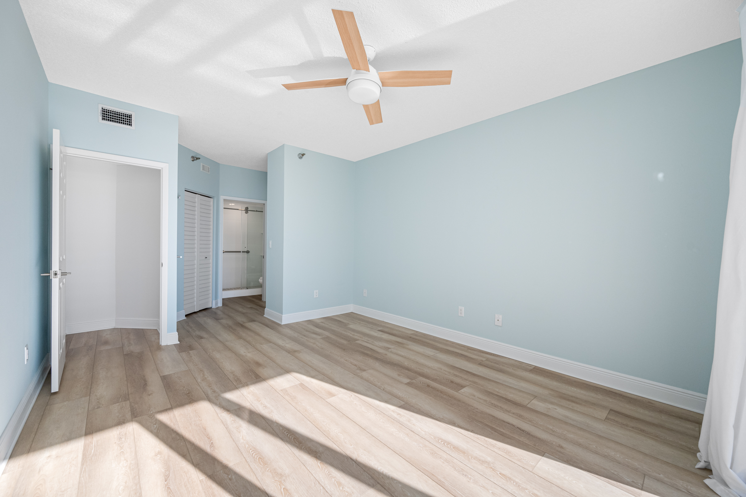 South Pasadena, Florida, 33707, United States, 2 Bedrooms Bedrooms, ,2 BathroomsBathrooms,Residential,For Sale,1987070