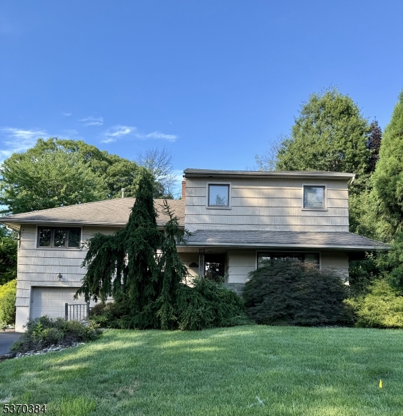 Springfield Twp., New Jersey, 07081, United States, 4 Bedrooms Bedrooms, ,4 BathroomsBathrooms,Residential,For Sale,1898567