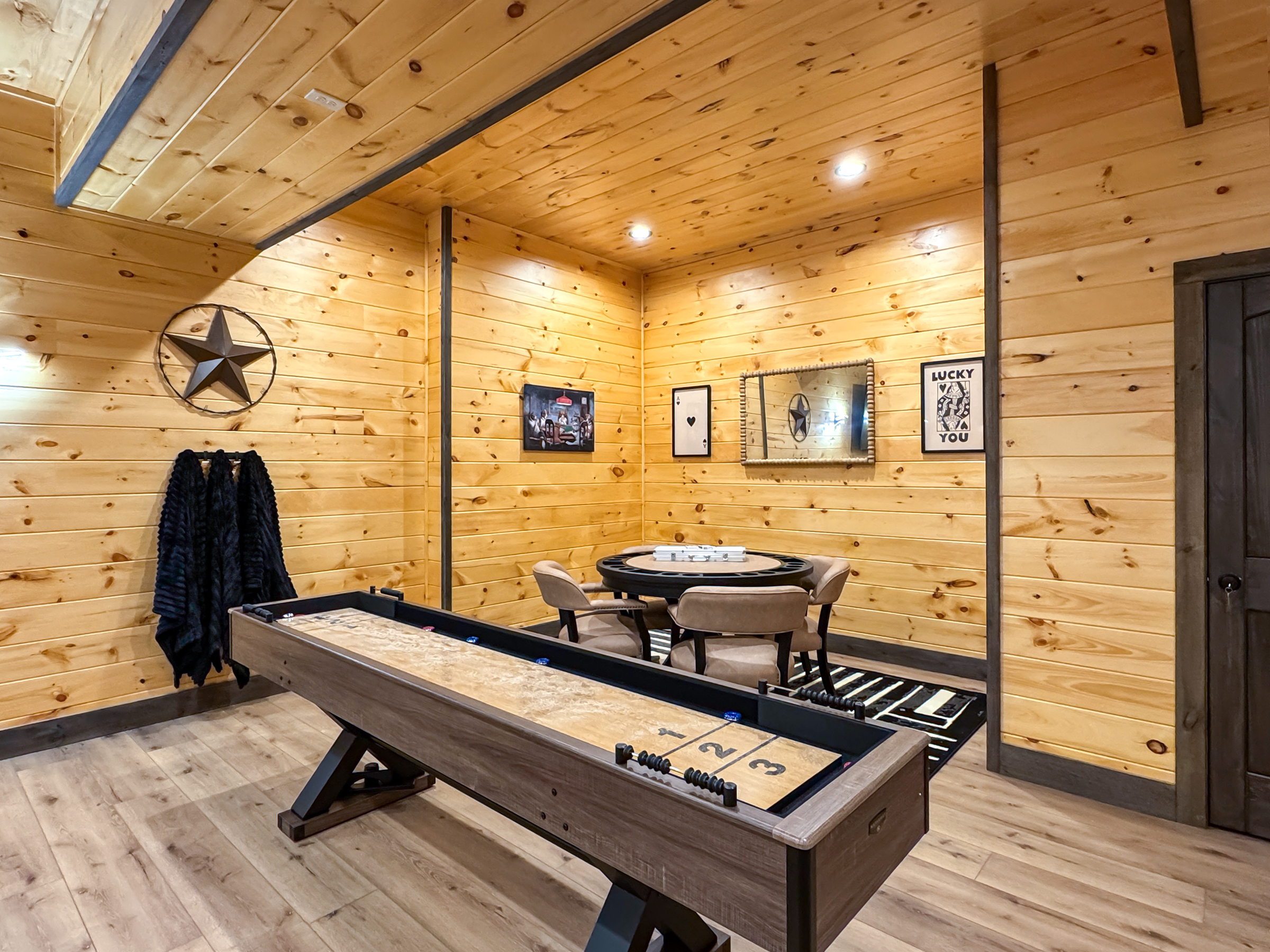 Sevierville, Tennessee, 37862, United States, 3 Bedrooms Bedrooms, ,3 BathroomsBathrooms,Residential,For Sale,1984599