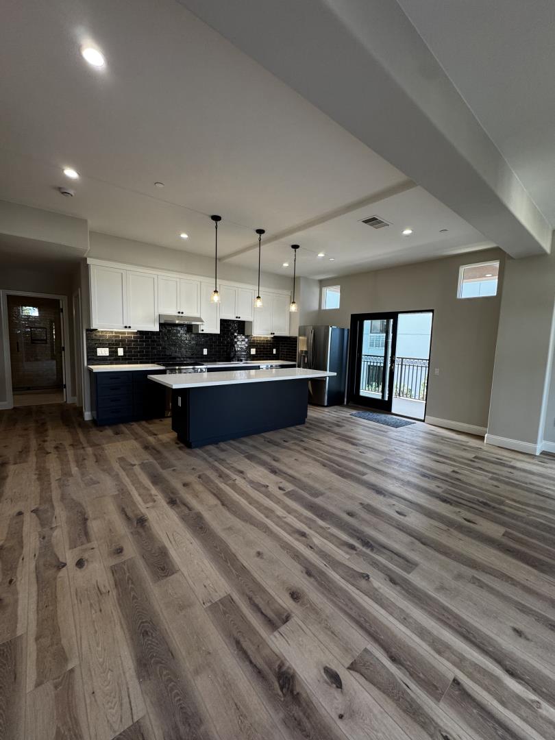 Palo Alto, California, 94306, United States, 2 Bedrooms Bedrooms, ,2 BathroomsBathrooms,Residential,For Sale,1992117