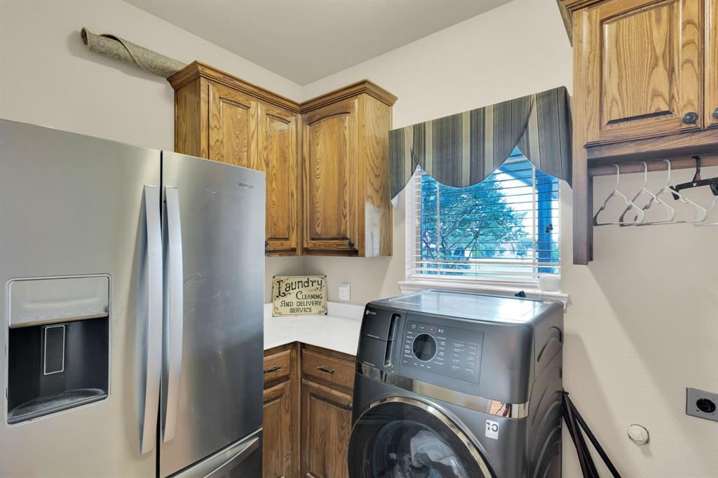 Midlothian, Texas, 76065, United States, 4 Bedrooms Bedrooms, ,4 BathroomsBathrooms,Residential,For Sale,1975305