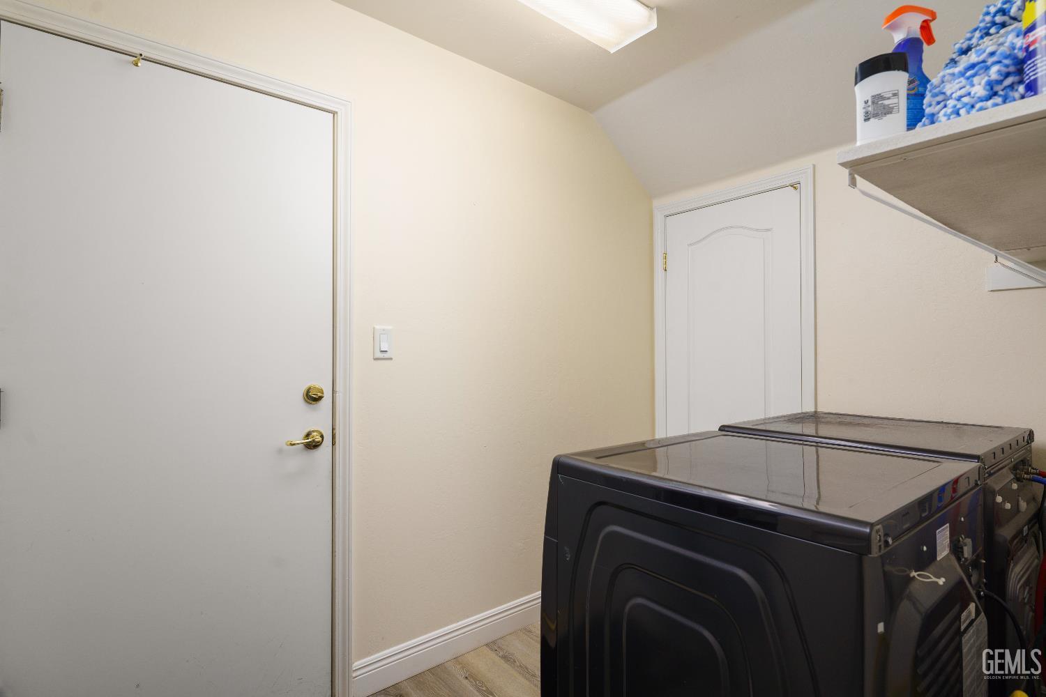 Bakersfield, California, 93311, United States, 5 Bedrooms Bedrooms, ,3 BathroomsBathrooms,Residential,For Sale,1933198