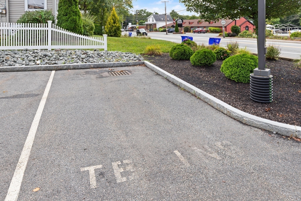 Holbrook, Massachusetts, 02343, United States, 2 Bedrooms Bedrooms, ,2 BathroomsBathrooms,Residential,For Sale,1957151